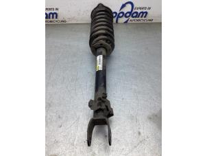 Gebruikte Veerpoot rechts-voor Mercedes E (W213) E-300 e 2.0 Turbo 16V Prijs € 211,75 Inclusief btw aangeboden door Gebr Opdam B.V.