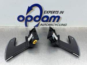 Gebruikte Schakelflipper set Citroen C4 Picasso (UD/UE/UF) 1.6 HDiF 16V 110 Prijs € 50,00 Margeregeling aangeboden door Gebr Opdam B.V.