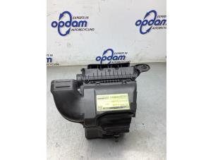 Gebruikte Luchtfilterhuis Renault Megane IV Estate (RFBK) 1.5 Energy dCi 110 Prijs € 40,00 Margeregeling aangeboden door Gebr Opdam B.V.