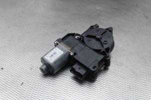 Gebruikte Raammotor 2Deurs achter Peugeot 308 CC (4B) 1.6 16V THP 155 Prijs € 75,00 Margeregeling aangeboden door Gebr Opdam B.V.