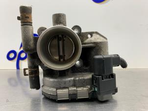 Gebruikte Gasklephuis Opel Corsa D 1.2 16V Prijs € 30,00 Margeregeling aangeboden door Gebr Opdam B.V.