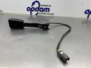 Gebruikte Veiligheidsgordel Insteek links-voor Hyundai i10 (F5) 1.1i 12V Prijs € 25,00 Margeregeling aangeboden door Gebr Opdam B.V.
