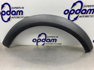 Gebruikte Sierstrip BMW Mini One/Cooper (R50) 1.6 16V One Prijs € 25,00 Margeregeling aangeboden door Gebr Opdam B.V.