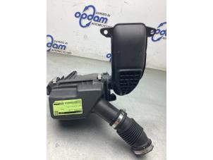 Gebruikte Luchtfilterhuis Renault Clio V (RJAB) 1.0 TCe 100 12V Prijs € 100,00 Margeregeling aangeboden door Gebr Opdam B.V.