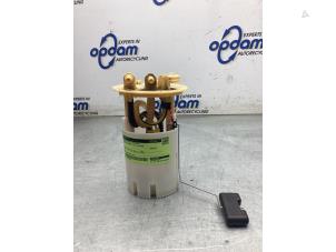 Gebruikte Tank element Pomp Renault Megane IV Estate (RFBK) 1.5 Energy dCi 110 Prijs € 100,00 Margeregeling aangeboden door Gebr Opdam B.V.