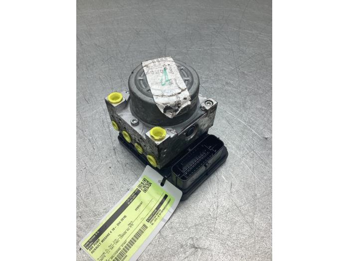 Gebruikte ABS Pomp Renault Megane IV Estate (RFBK) 1.5 Energy dCi 110 Prijs € 125,00 Margeregeling aangeboden door Gebr Opdam B.V.
