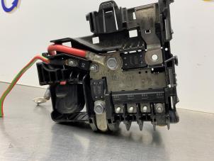 Gebruikte Zekeringkast Opel Adam 1.2 16V Prijs € 40,00 Margeregeling aangeboden door Gebr Opdam B.V.