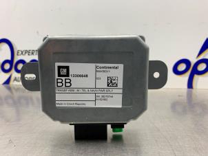 Gebruikte Telefoon Module Opel Adam 1.2 16V Prijs € 35,00 Margeregeling aangeboden door Gebr Opdam B.V.