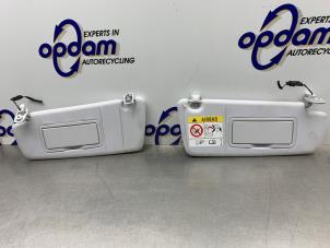 Gebruikte Zonneklep Opel Adam 1.2 16V Prijs € 60,00 Margeregeling aangeboden door Gebr Opdam B.V.