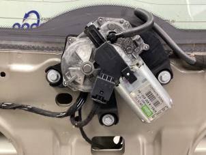 Gebruikte Ruitenwissermotor achter Mini Mini (R56) 1.6 16V Cooper Prijs € 25,00 Margeregeling aangeboden door Gebr Opdam B.V.