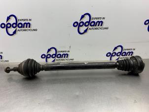 Gebruikte Aandrijfas rechts-voor Volkswagen Passat (3C2) 2.0 TDI 140 Prijs € 100,00 Margeregeling aangeboden door Gebr Opdam B.V.