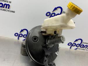 Gebruikte Rembooster Peugeot 208 I (CA/CC/CK/CL) 1.2 Vti 12V PureTech 82 Prijs € 100,00 Margeregeling aangeboden door Gebr Opdam B.V.