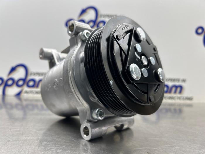 Aircopomp van een Opel Vivaro 2020