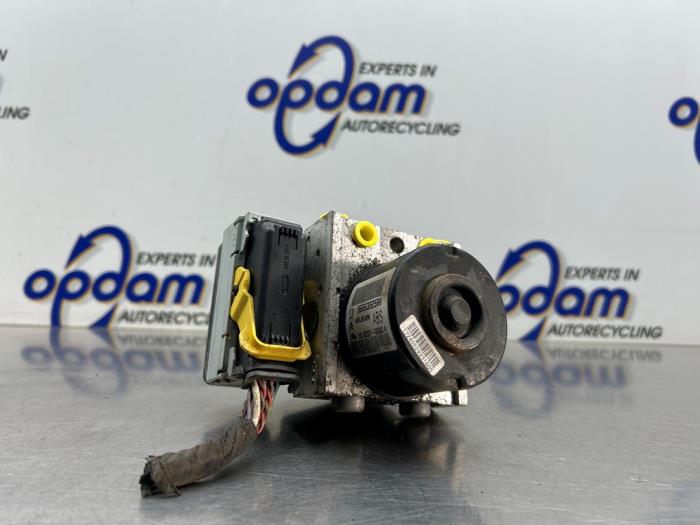 Gebruikte ABS Pomp Citroen C3 (SC) 1.4 Prijs € 120,00 Margeregeling aangeboden door Gebr Opdam B.V.