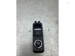 Gebruikte Schakelaar handrem Audi A3 Sportback (8YA) 1.0 30 TFSI 12V Mild hybrid Prijs € 25,00 Margeregeling aangeboden door Gebr Opdam B.V.