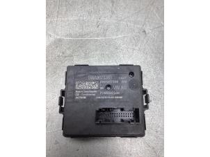 Gebruikte Bochtverlichtings computer Audi A3 Sportback (8YA) 1.0 30 TFSI 12V Mild hybrid Prijs € 100,00 Margeregeling aangeboden door Gebr Opdam B.V.