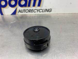 Gebruikte Regensensor Mercedes B (W245) 2.0 B-200 16V Prijs € 35,00 Margeregeling aangeboden door Gebr Opdam B.V.