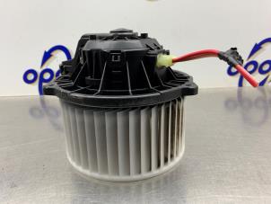 Gebruikte Kachel Ventilatiemotor Kia Sportage (SL) 2.0 CVVT 16V 4x2 Prijs € 60,00 Margeregeling aangeboden door Gebr Opdam B.V.