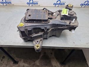 Gebruikte Adblue tank Opel Combo Cargo 1.5 CDTI 100 Prijs € 423,50 Inclusief btw aangeboden door Gebr Opdam B.V.