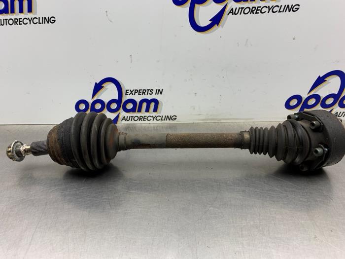 Gebruikte Steekas links-voor Audi A3 (8L1) 1.8 20V Prijs € 60,00 Margeregeling aangeboden door Gebr Opdam B.V.