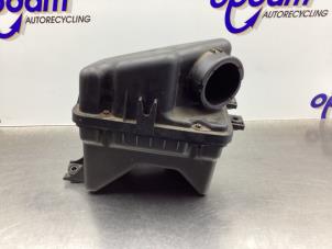 Gebruikte Luchtfilterhuis Chevrolet Aveo (250) 1.2 16V Prijs € 50,00 Margeregeling aangeboden door Gebr Opdam B.V.