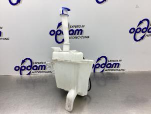 Gebruikte Ruitensproeiertank voor Chevrolet Aveo (250) 1.2 16V Prijs € 40,00 Margeregeling aangeboden door Gebr Opdam B.V.