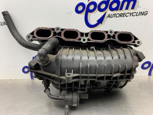 Gebruikte Inlaatspruitstuk Mini Mini (R56) 1.6 16V Cooper Prijs € 100,00 Margeregeling aangeboden door Gebr Opdam B.V.