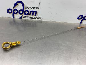 Gebruikte Olie Peilstok Peugeot 208 I (CA/CC/CK/CL) 1.2 Vti 12V PureTech 82 Prijs € 20,00 Margeregeling aangeboden door Gebr Opdam B.V.