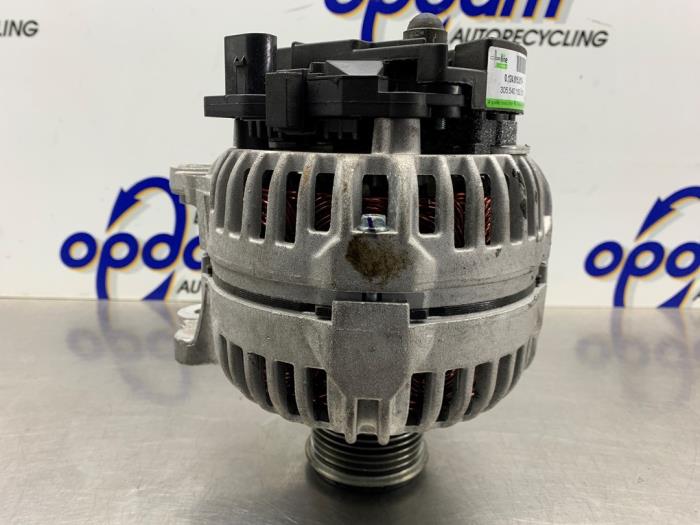 Gebruikte Dynamo Volkswagen Sharan (7M8/M9/M6) 2.8 V6 24V Prijs € 100,00 Margeregeling aangeboden door Gebr Opdam B.V.
