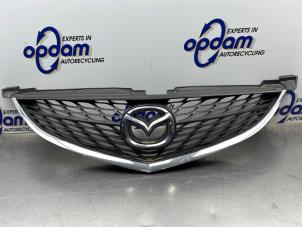 Gebruikte Grille Mazda 6 SportBreak (GH19/GHA9) 2.0i 16V S-VT Prijs € 90,00 Margeregeling aangeboden door Gebr Opdam B.V.