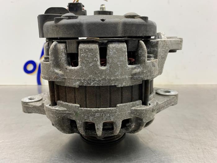 Dynamo van een Hyundai i10 (F5) 1.1i 12V 2012