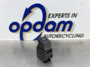 Gebruikte Raam schakelaar elektrisch Volkswagen Sharan (7M8/M9/M6) 2.8 V6 24V Prijs € 25,00 Margeregeling aangeboden door Gebr Opdam B.V.