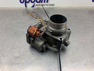 Gebruikte Gasklephuis Opel Astra J Sports Tourer (PD8/PE8/PF8) 1.7 CDTi 16V Prijs € 75,00 Margeregeling aangeboden door Gebr Opdam B.V.