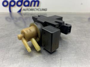 Gebruikte Overdrukklep Turbo Opel Astra J Sports Tourer (PD8/PE8/PF8) 1.7 CDTi 16V Prijs € 25,00 Margeregeling aangeboden door Gebr Opdam B.V.