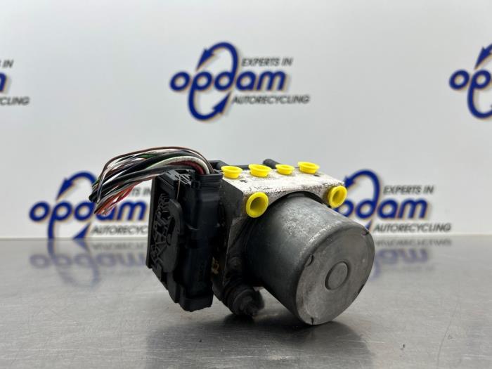Gebruikte ABS Pomp Fiat Grande Punto (199) 1.4 Prijs € 125,00 Margeregeling aangeboden door Gebr Opdam B.V.