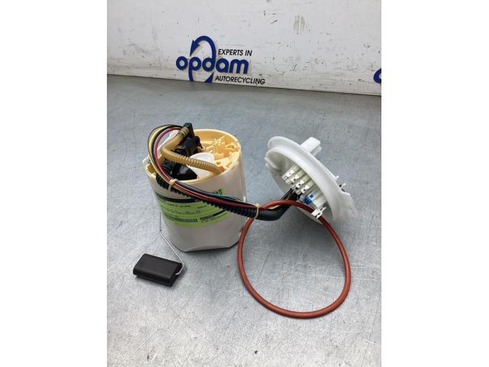 Gebruikte Benzinepomp Mercedes A (177.0) 1.3 A-160 Turbo 16V Prijs € 75,00 Margeregeling aangeboden door Gebr Opdam B.V.