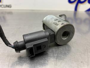 Gebruikte Nokkenas Sensor Volkswagen Golf VI (5K1) 1.4 TSI 122 16V Prijs € 50,00 Margeregeling aangeboden door Gebr Opdam B.V.