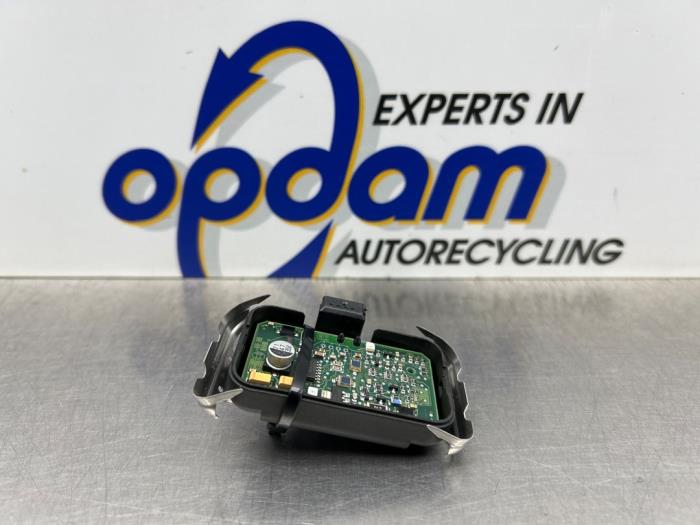 Gebruikte Sensor regen Citroen C4 Picasso (UD/UE/UF) 2.0 16V Autom. Prijs € 25,00 Margeregeling aangeboden door Gebr Opdam B.V.