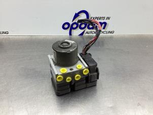 Gebruikte ABS Pomp Ford Focus C-Max 1.8 16V Prijs € 125,00 Margeregeling aangeboden door Gebr Opdam B.V.