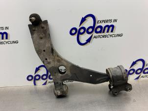 Gebruikte Draagarm onder rechts-voor Ford Focus C-Max 1.8 16V Prijs € 35,00 Margeregeling aangeboden door Gebr Opdam B.V.