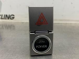 Gebruikte Schakelaar Paniekverlichting Ford Kuga I 2.0 TDCi 16V 4x4 Prijs € 25,00 Margeregeling aangeboden door Gebr Opdam B.V.