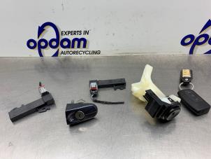 Gebruikte Cilinderslotenset (compleet) Ford Kuga I 2.0 TDCi 16V 4x4 Prijs € 75,00 Margeregeling aangeboden door Gebr Opdam B.V.