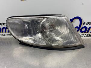 Gebruikte Clignoteur rechts Saab 9-3 I (YS3D) 2.0t 16V Ecopower Prijs € 30,00 Margeregeling aangeboden door Gebr Opdam B.V.