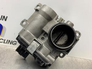 Gebruikte Gasklephuis Renault Clio II (BB/CB) 1.2 16V Prijs € 50,00 Margeregeling aangeboden door Gebr Opdam B.V.