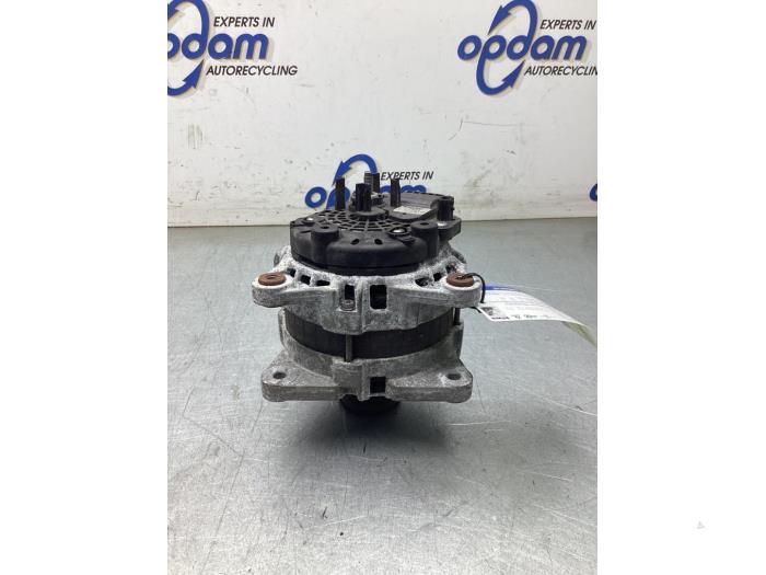 Gebruikte Dynamo Renault Kadjar (RFEH) 1.2 Energy TCE 130 Prijs € 75,00 Margeregeling aangeboden door Gebr Opdam B.V.