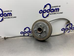 Gebruikte Remtrommel achter Opel Karl 1.0 12V Prijs € 60,00 Margeregeling aangeboden door Gebr Opdam B.V.