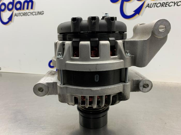 Dynamo van een Opel Karl 1.0 12V 2019
