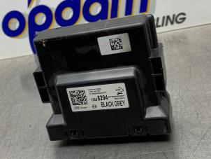 Gebruikte Gateway module Opel Karl 1.0 12V Prijs € 35,00 Margeregeling aangeboden door Gebr Opdam B.V.