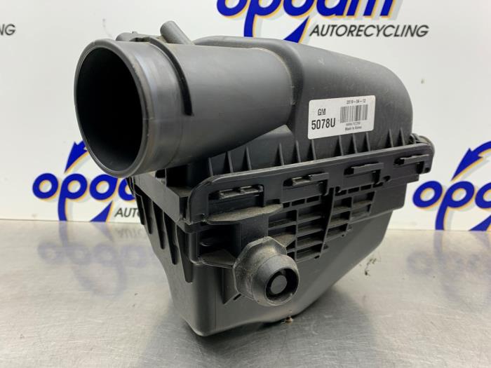 Gebruikte Luchtfilterhuis Opel Karl 1.0 12V Prijs € 50,00 Margeregeling aangeboden door Gebr Opdam B.V.
