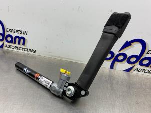 Gebruikte Gordelspanner rechts Opel Karl 1.0 12V Prijs € 100,00 Margeregeling aangeboden door Gebr Opdam B.V.